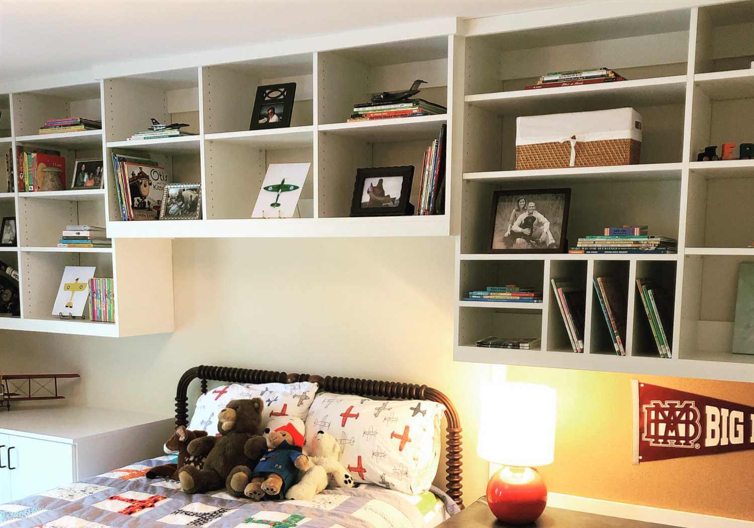 boys-bedroom-closet-company-nashville built-in bookshelves